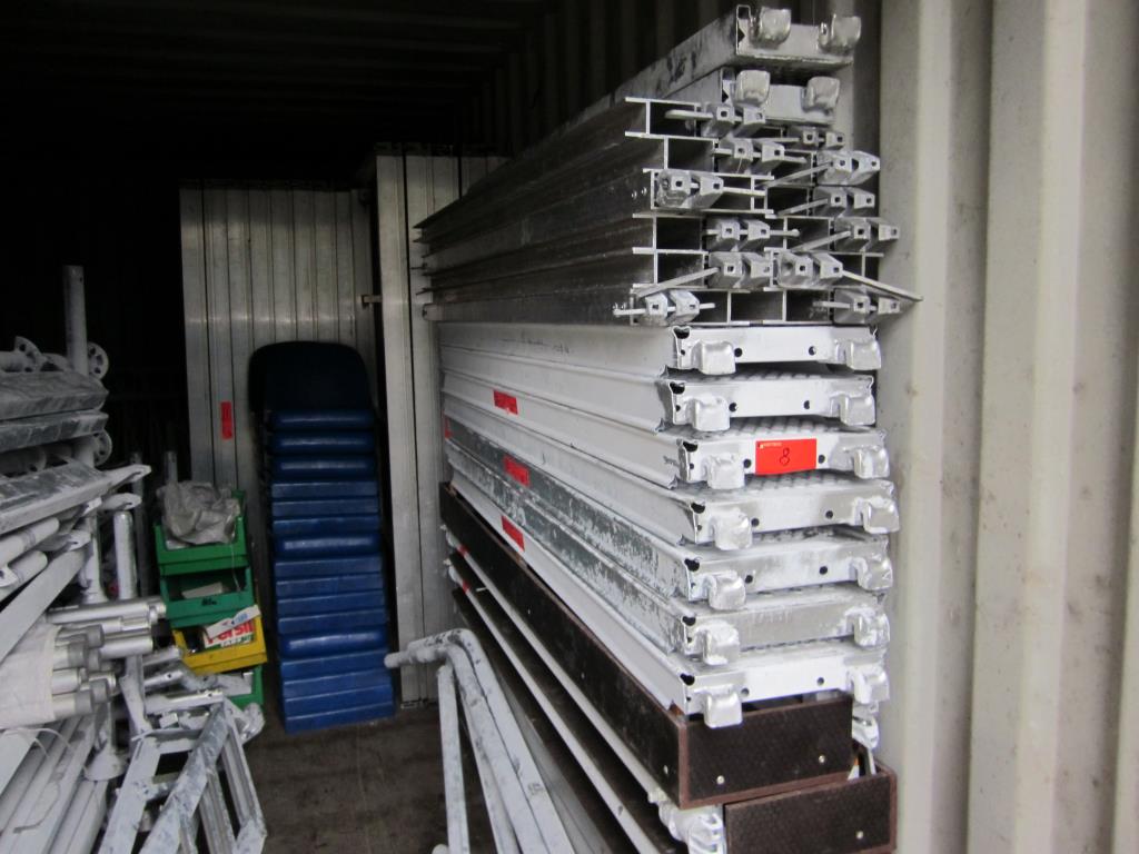 20 ft Seecontainer mit Inhalt (Tribüne aus Aluminium) gebraucht kaufen (Auction Premium) | NetBid Industrie-Auktionen